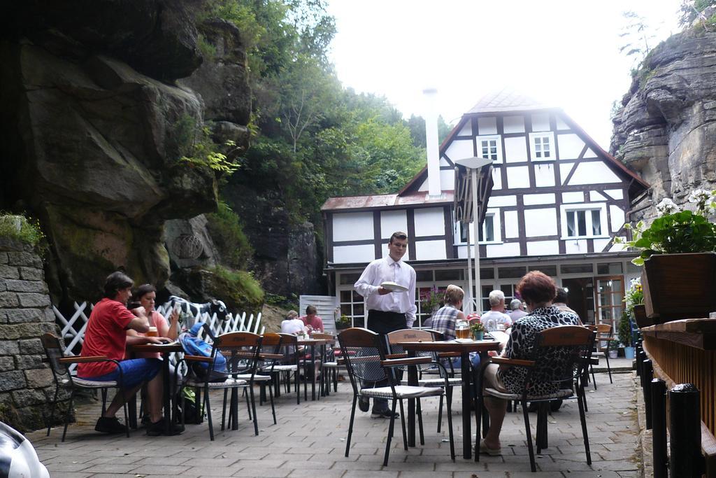 Pension Soutesky Hrensko Exterior photo